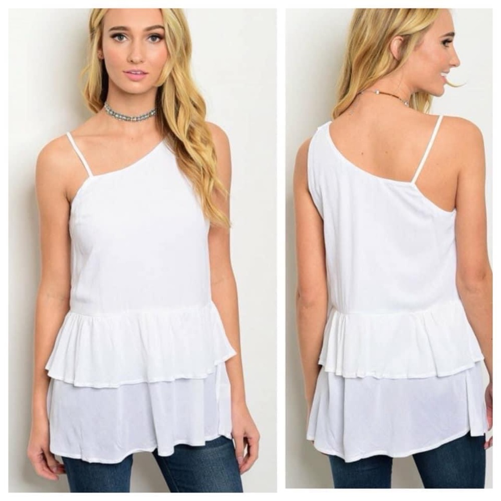 🚨SALE! 🌈EN CREME! lined white top/strappy one-shoulder detail